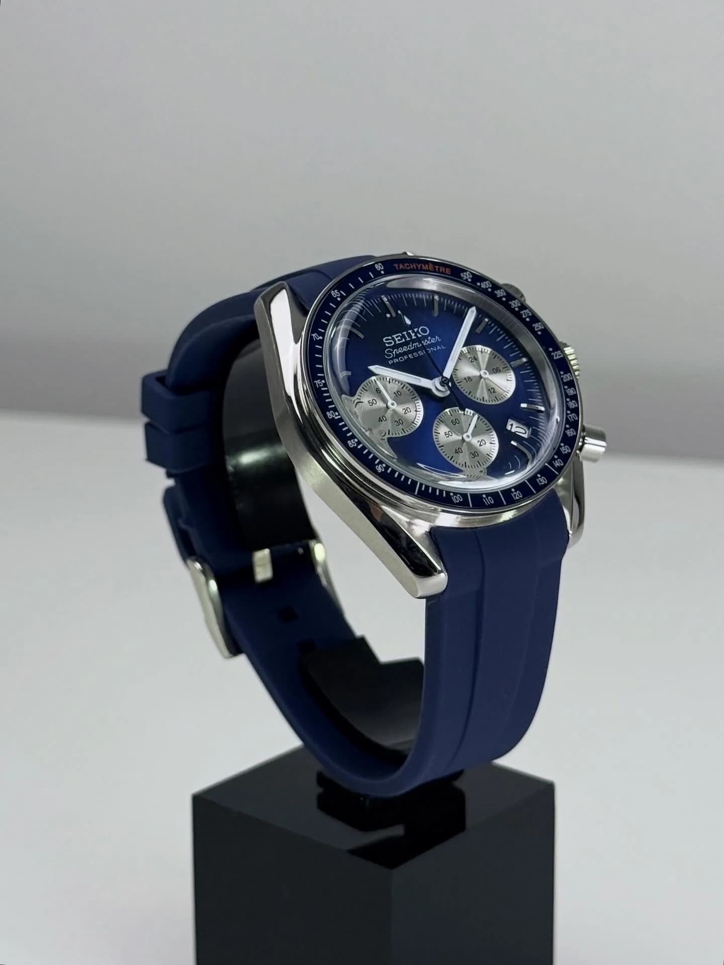 Custom S. Mod 40mm Reverse Blue Panda Speedy on Rubber Strap (Quartz Chronograph) — image 3