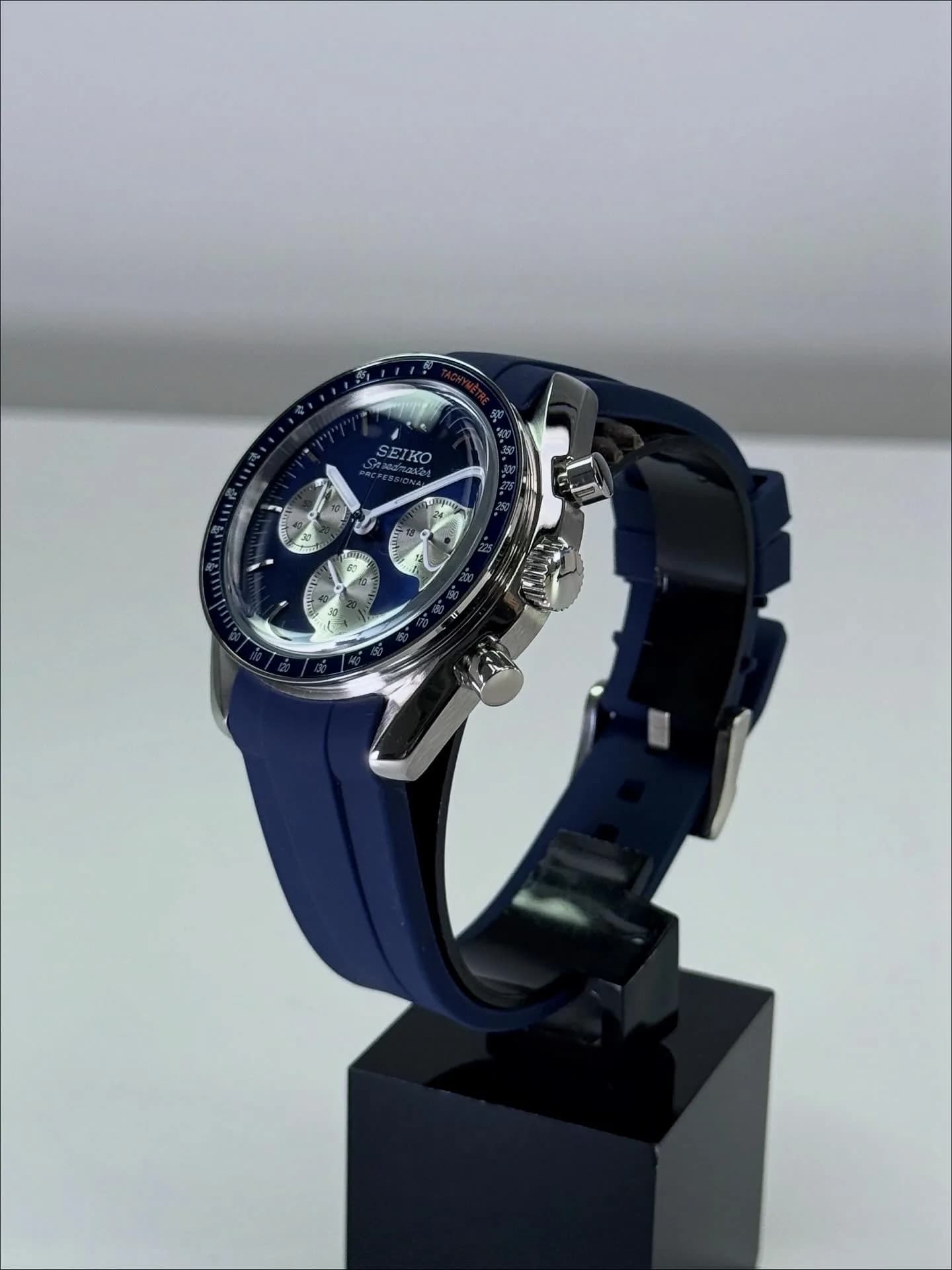 Custom S. Mod 40mm Reverse Blue Panda Speedy on Rubber Strap (Quartz Chronograph) — image 4
