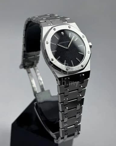 33mm 1980s Audemars Piguet Royal Oak Quartz Black Dial 56303ST Watch only — image 2