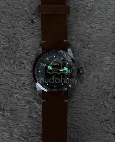 Custom S. Mod 36mm Olive Alpinist Explorer (acrylic glass, suede leather) — image 5