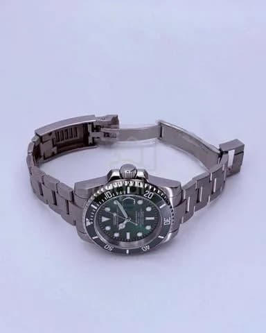 Custom S. Mod 40mm Hulk Green Submariner — image 3