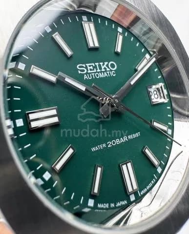 Custom S. Mod 42mm Green Nautilus Datejust on rubber strap — image 3