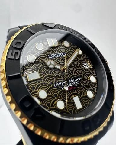 Custom S. Mod 40mm Black Gold Kanagawa Yachtmaster — image 3