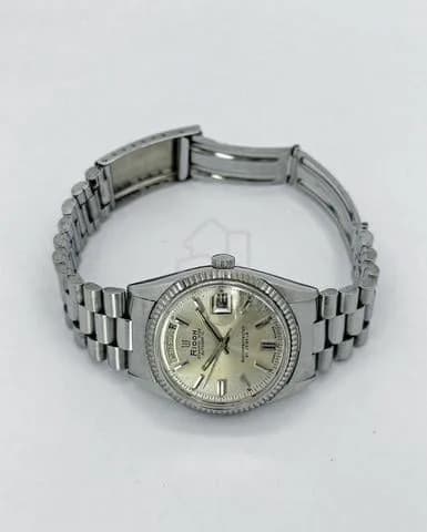 35mm Vintage Ricoh Dynamic Wide Automatic Day Date President — image 3