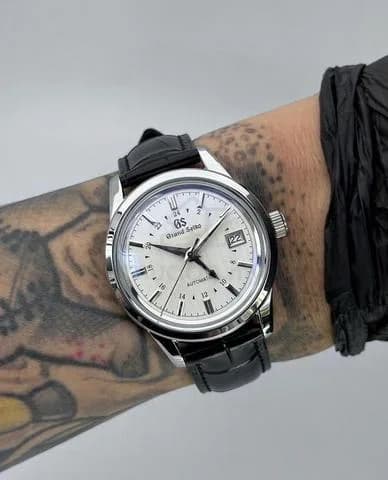Custom S. Mod 39mm GS SBGJ271 “Yuki Gesho” (Snow Covered Scenery) GMT — image 1