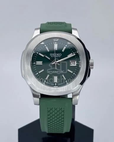 Custom S. Mod 42mm Green Nautilus Datejust on rubber strap — image 4