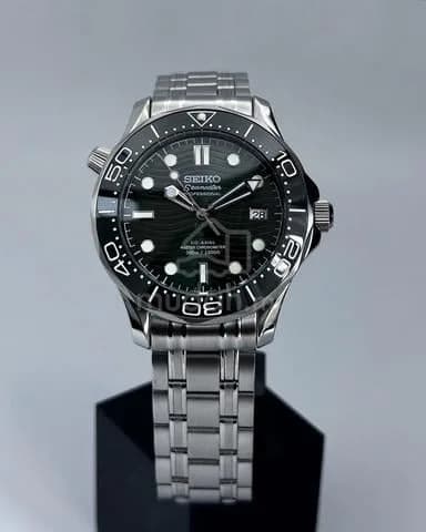 Custom S. Mod 42mm Green Seamaster Professional 300M — image 4