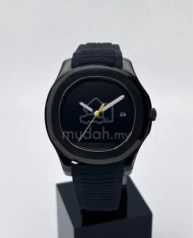 Custom S. Mod 42mm Full Black Aquanaut w/ Yellow Seconds & Date — image 4