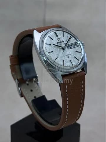 35mm 1968 Omega Constellation C-Shape Silver Linen Dial ref.168.019 cal.751 Automatic Watch Only — image 2