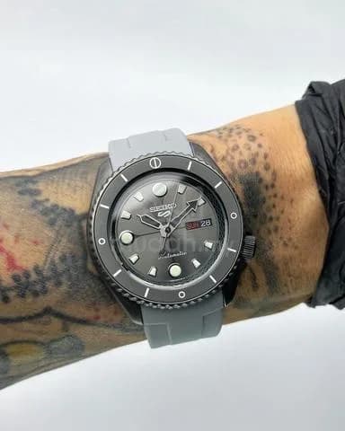 42mm Seiko SRPF75K1 Naruto Shikamaru SKX Limited Edition — image 5