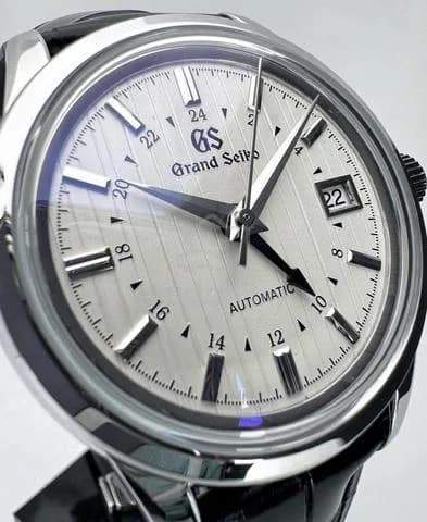 Custom S. Mod 39mm GS SBGJ271 “Yuki Gesho” (Snow Covered Scenery) GMT — image 4