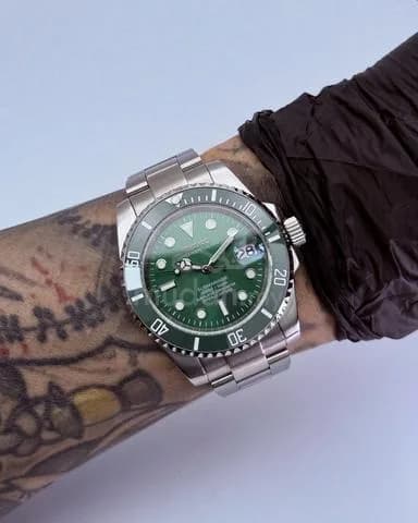 Custom S. Mod 40mm Hulk Green Submariner — image 1