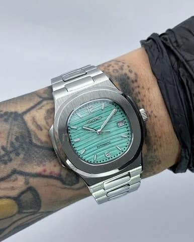 Custom S. Mod 40mm Tiffany Nautilus V2 — image 1