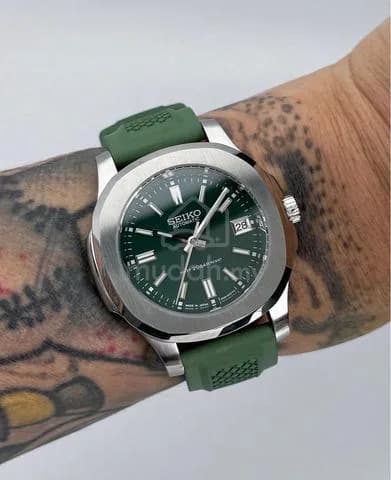 Custom S. Mod 42mm Green Nautilus Datejust on rubber strap — image 1
