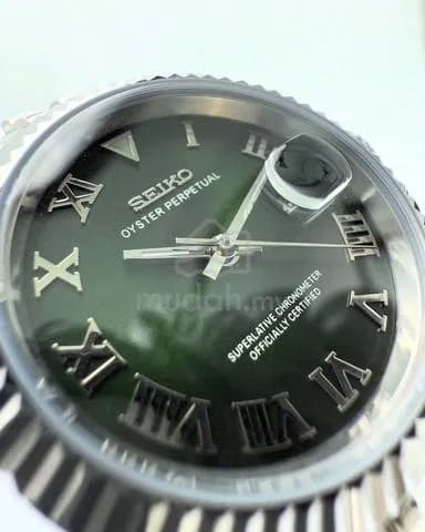 Custom S. Mod 31mm Dark Green Roman DateJust — image 3