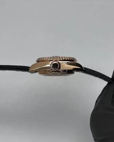 Custom S. Mod 26mm Black Diamond Rose Gold — image 5