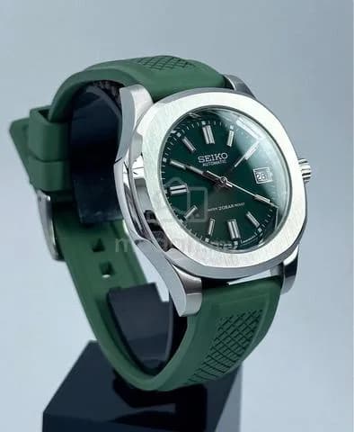 Custom S. Mod 42mm Green Nautilus Datejust on rubber strap — image 2