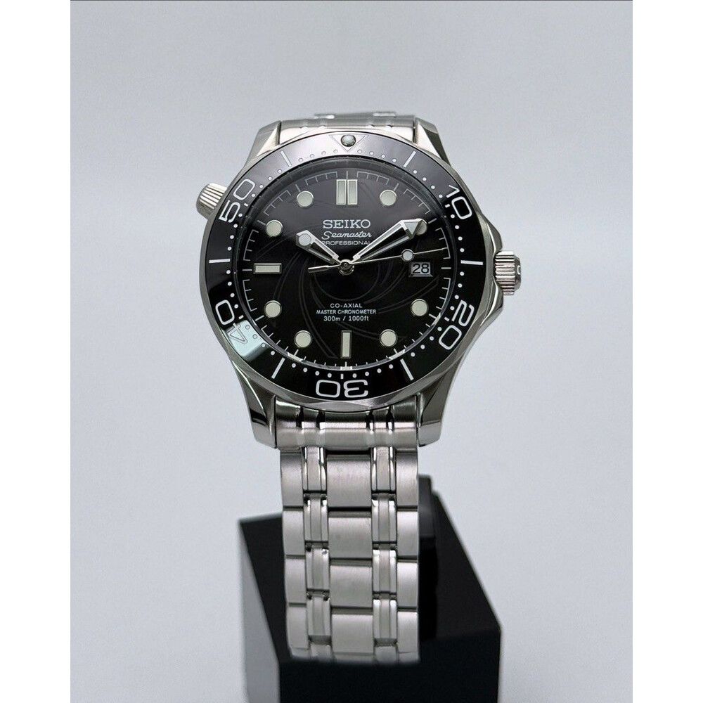 Custom Seiko Mod • Black 007 Seamaster Professional 300M • 41mm